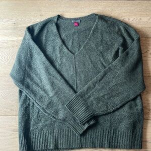 Green/Gray v-neck sweater